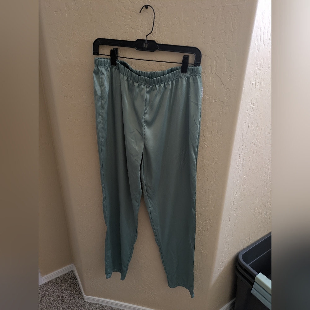 Nine West Sage Green Satin Pajama Set - Picture 4 of 7